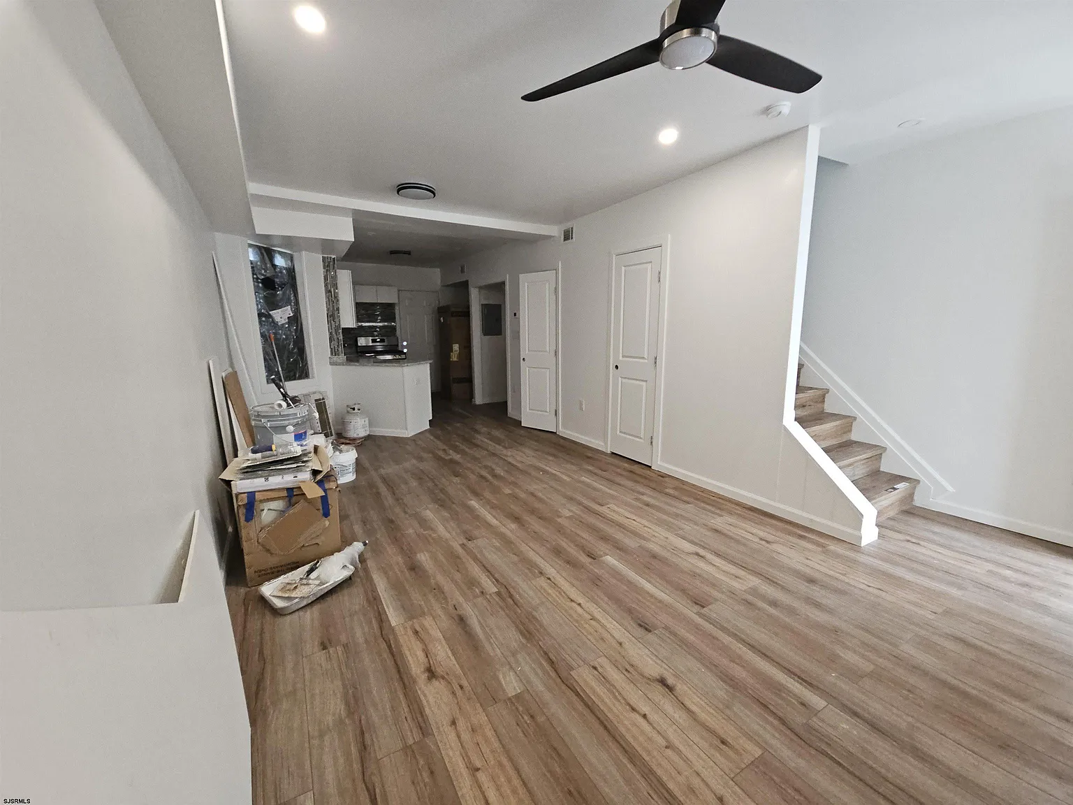 3 bed, 1.5 bath, $2,300 — Photo 4
