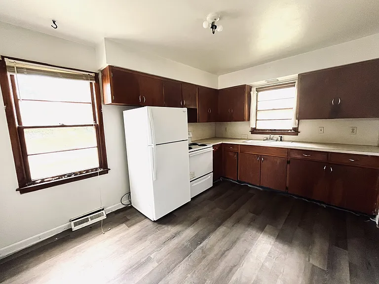 610 Blair St — Photo 6