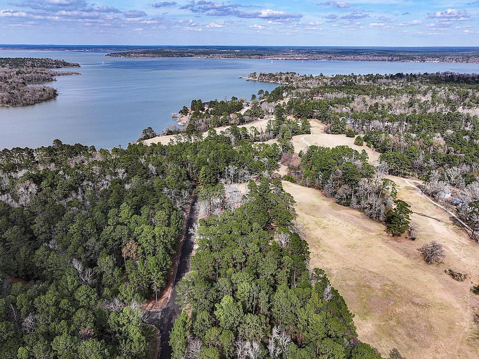 1st image of 82 Pine Cir