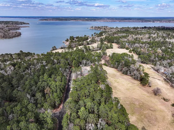 82 Pine Cir, Huntsville, TX 77320