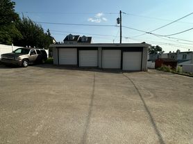 225 W 10th Ave