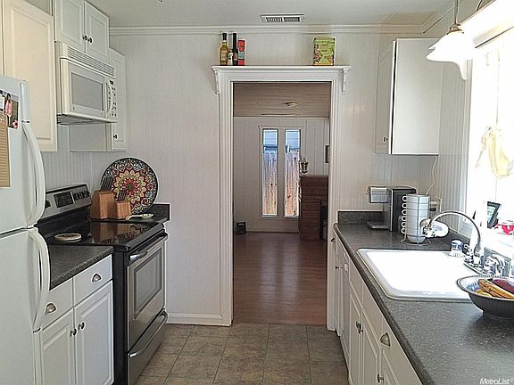 4th image of 6605 N Vicksburg Pl