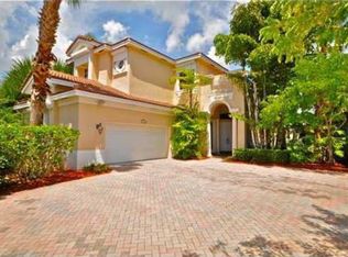 1663 NE 196th St, Miami, FL 33179