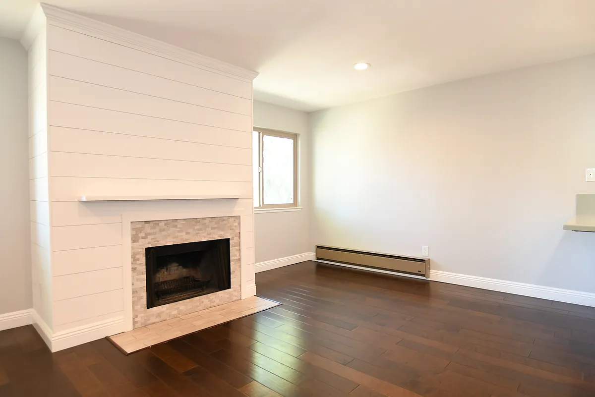 Building Photo - 374 Union Ave #D