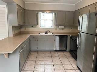 3rd image of 337 Ellsworth St #C