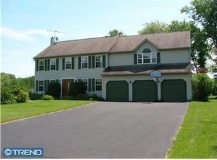 5764 Lexington Dr, Pipersville, PA 18947