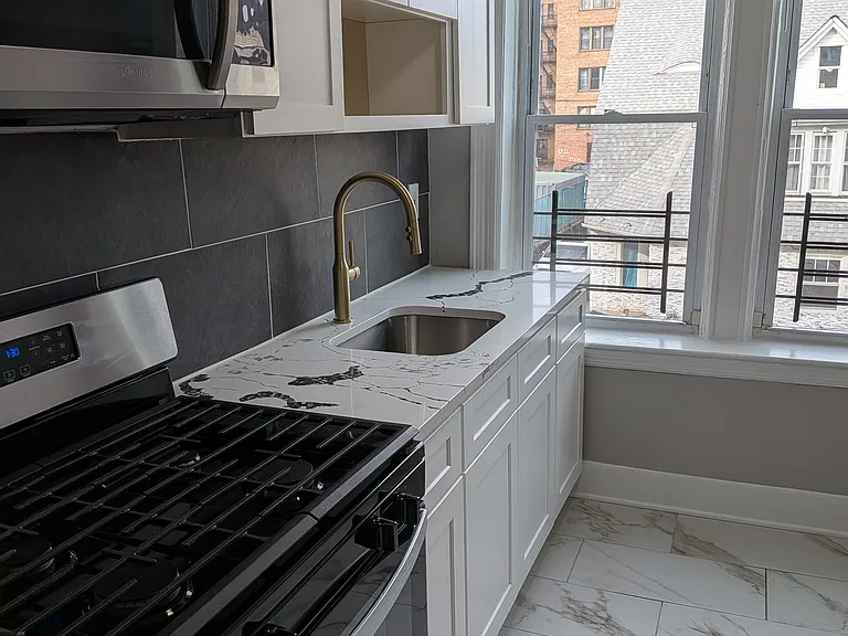 307 William St — Photo 12