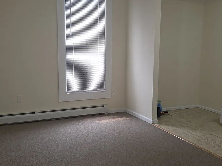 186 Sherman Ave #C — Photo 2