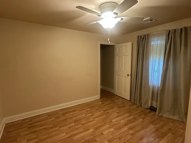 528 E Cherry St — Photo 14