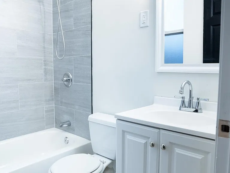 1221 N Randolph St #1 — Photo 5