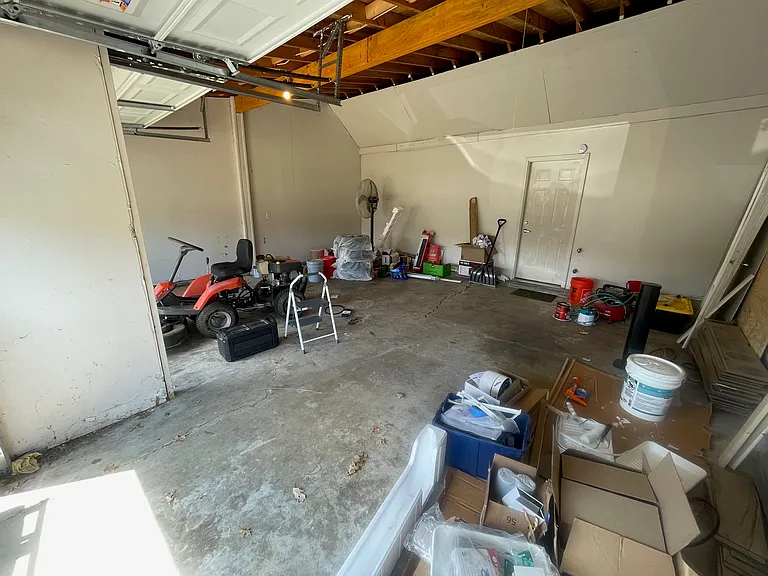 2902 Forest Ln — Photo 30
