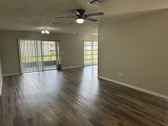 3rd image of 4473 Bromley Ave