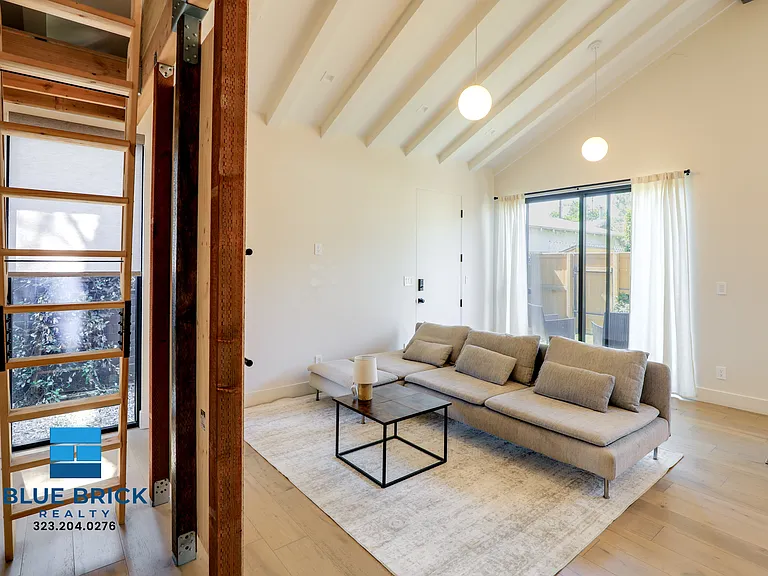 14120 Archwood St — Photo 16