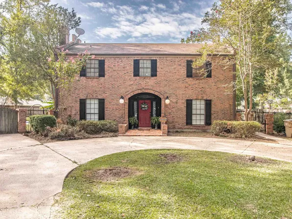 101 Lakeshore Cir, Monroe, LA 71203