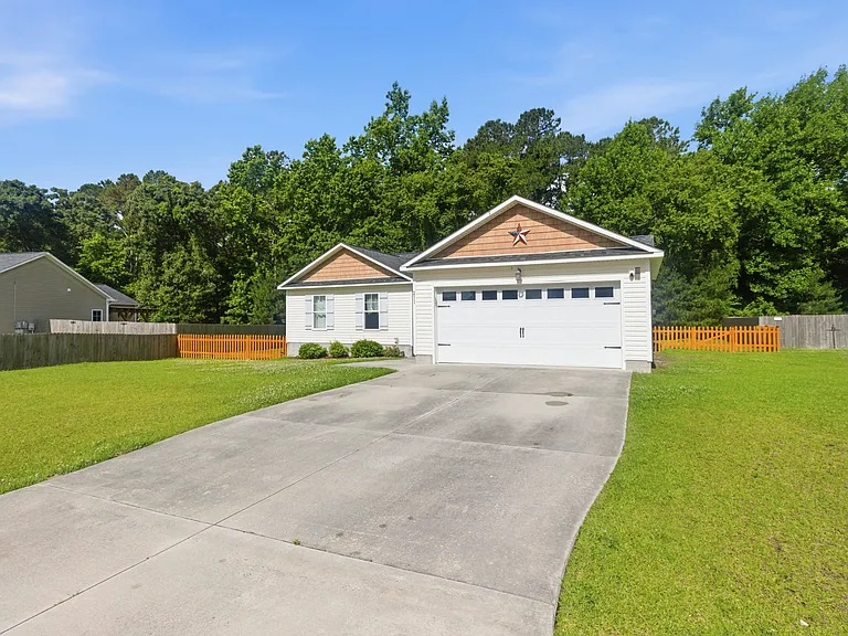 211 N Windy Ridge Rd — Photo 2