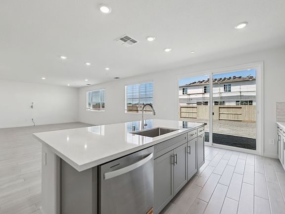 NCA_Riverine_5025_Kitchen_659_ChannelCr_2.jpg