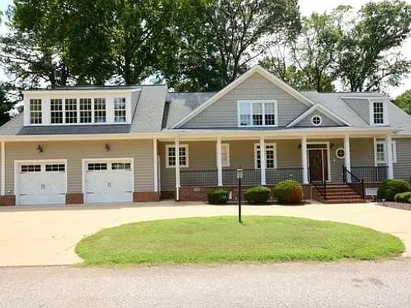 626 Snug Harbor Ln, Newport News, VA 23606