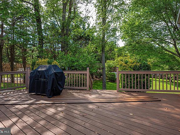 4th image of 4970 Tall Oaks Dr
