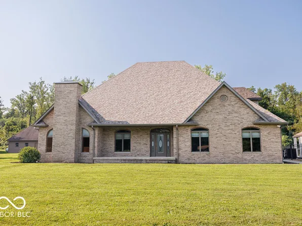 53 E Private Road 10 S, Centerpoint, IN 47840