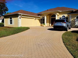 8334 Fair Hill Dr, Weeki Wachee, FL 34613