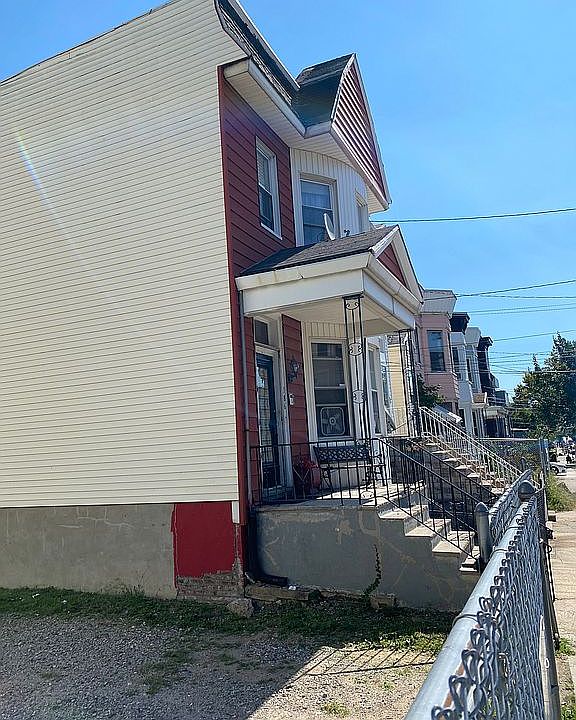 2nd image of 186 Claremont Ave