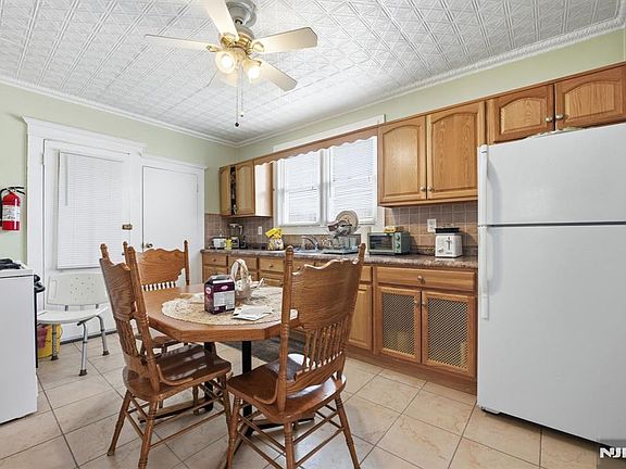 2nd image of 110 Tappan St