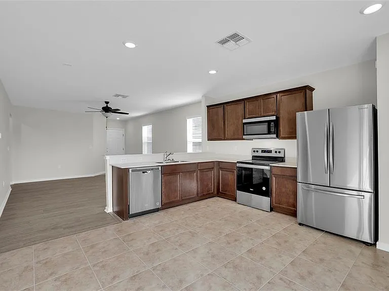 7425 Catania Loop — Photo 3