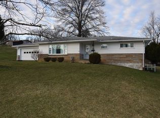 253 Maplewood Dr, Cadiz, OH 43907