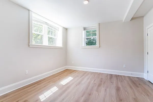 215 E Chestnut St #106 — Photo 8