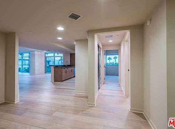 4th image of 13650 Marina Pointe Dr Unit 507