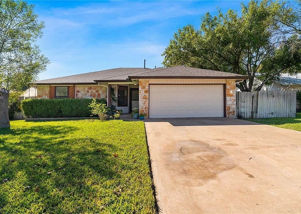 1st image of 2108 Meadow Brook Dr