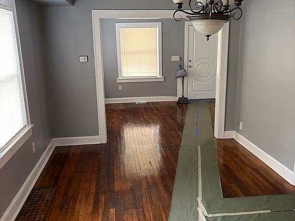 5th image of 4332 Flora Ave