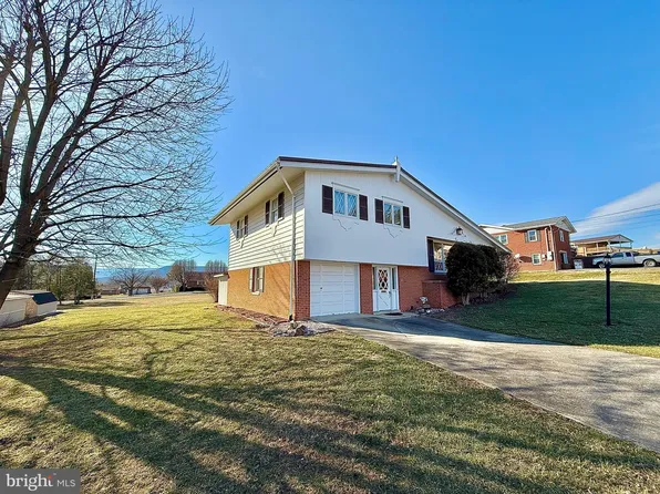 244 Bryan St, Petersburg, WV 26847