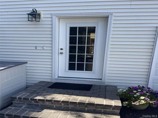 17 Cobbler Ln — Photo 2