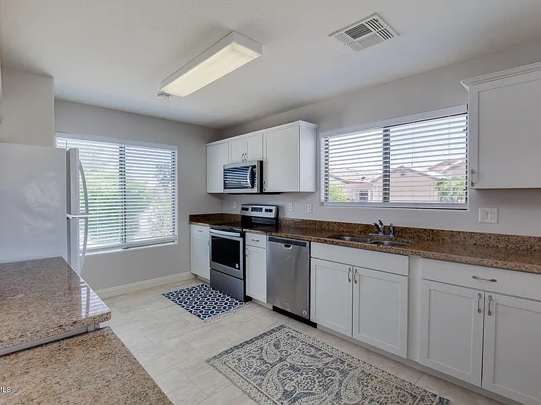 3868 W Carlos Ln — Photo 6