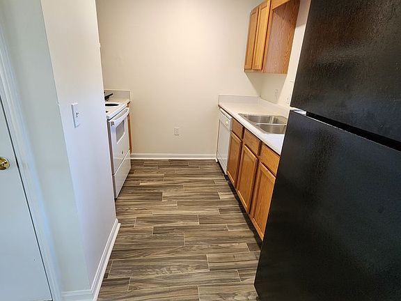 4th image of 2400 1st St SW APT F3