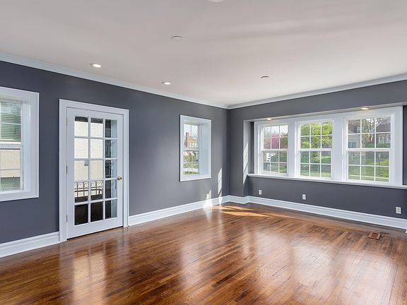 2nd image of 1028 Rose Cir