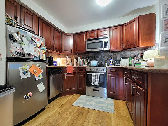 3rd image of 511 E 5th St APT 3B