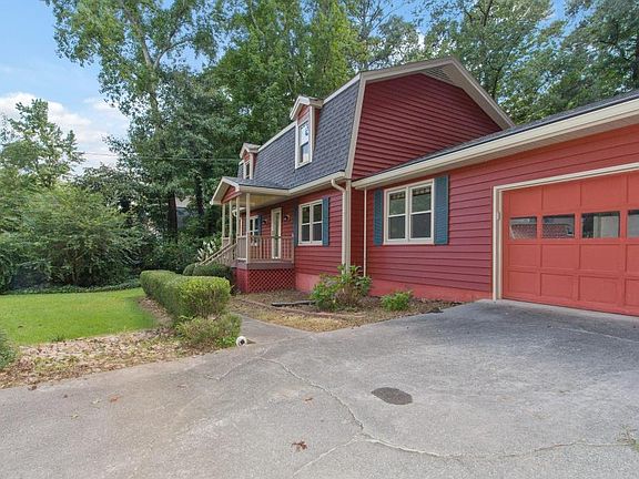 3rd image of 3049 Meadow Dr