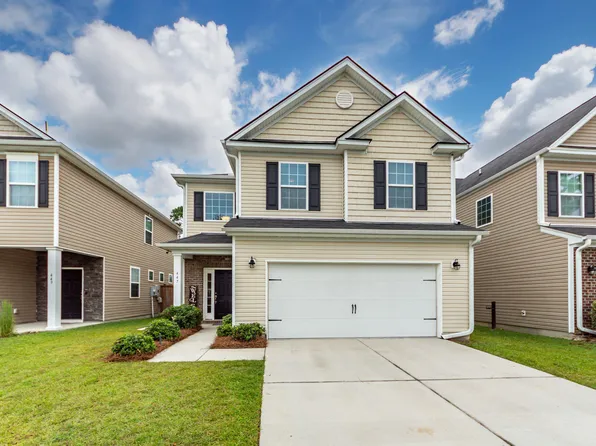 447 Whispering Breeze Ln, Summerville, SC 29486
