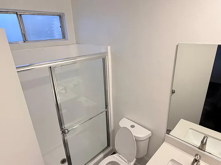 5354 Yarmouth Ave — Photo 12