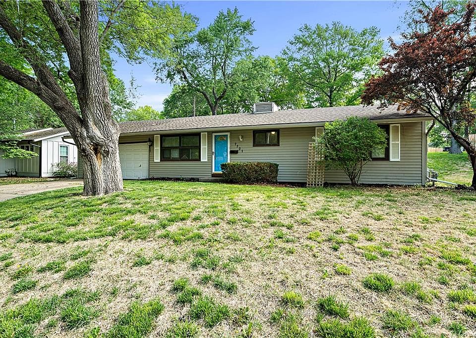 7721 Maple St, Prairie Village, KS 66208 Zillow