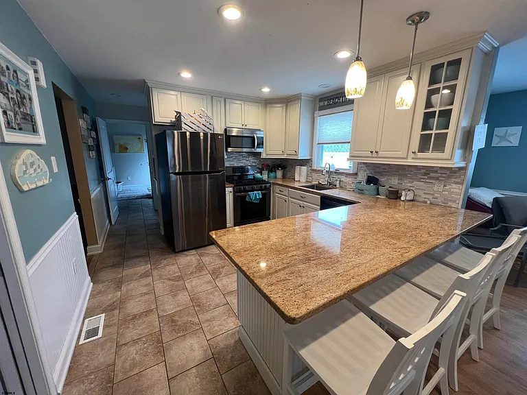 406 N Dorset Ave — Photo 5