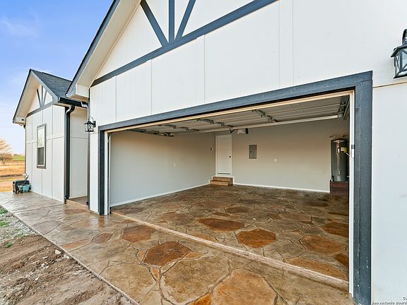 3rd image of 16851 Griffin Rd #2