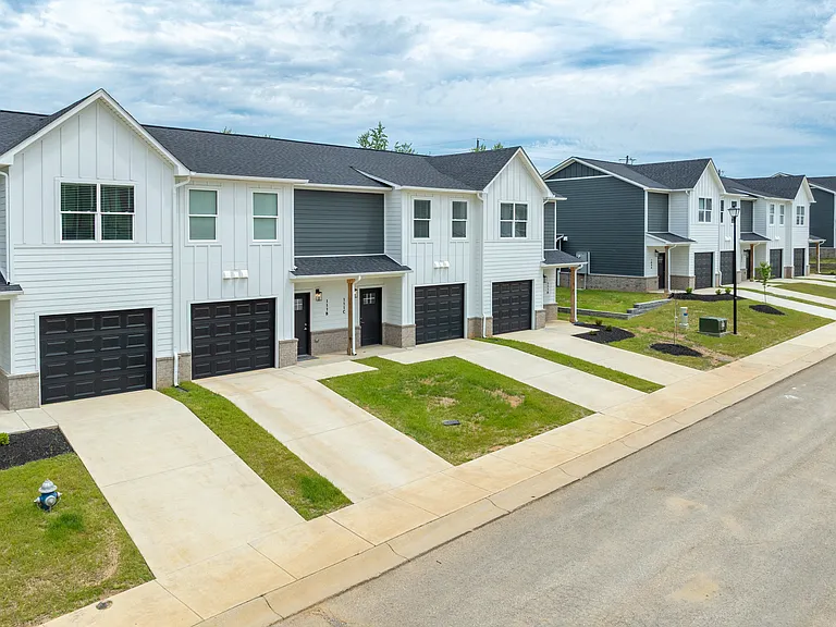 Buffalo Ridge Townhomes — Photo 32