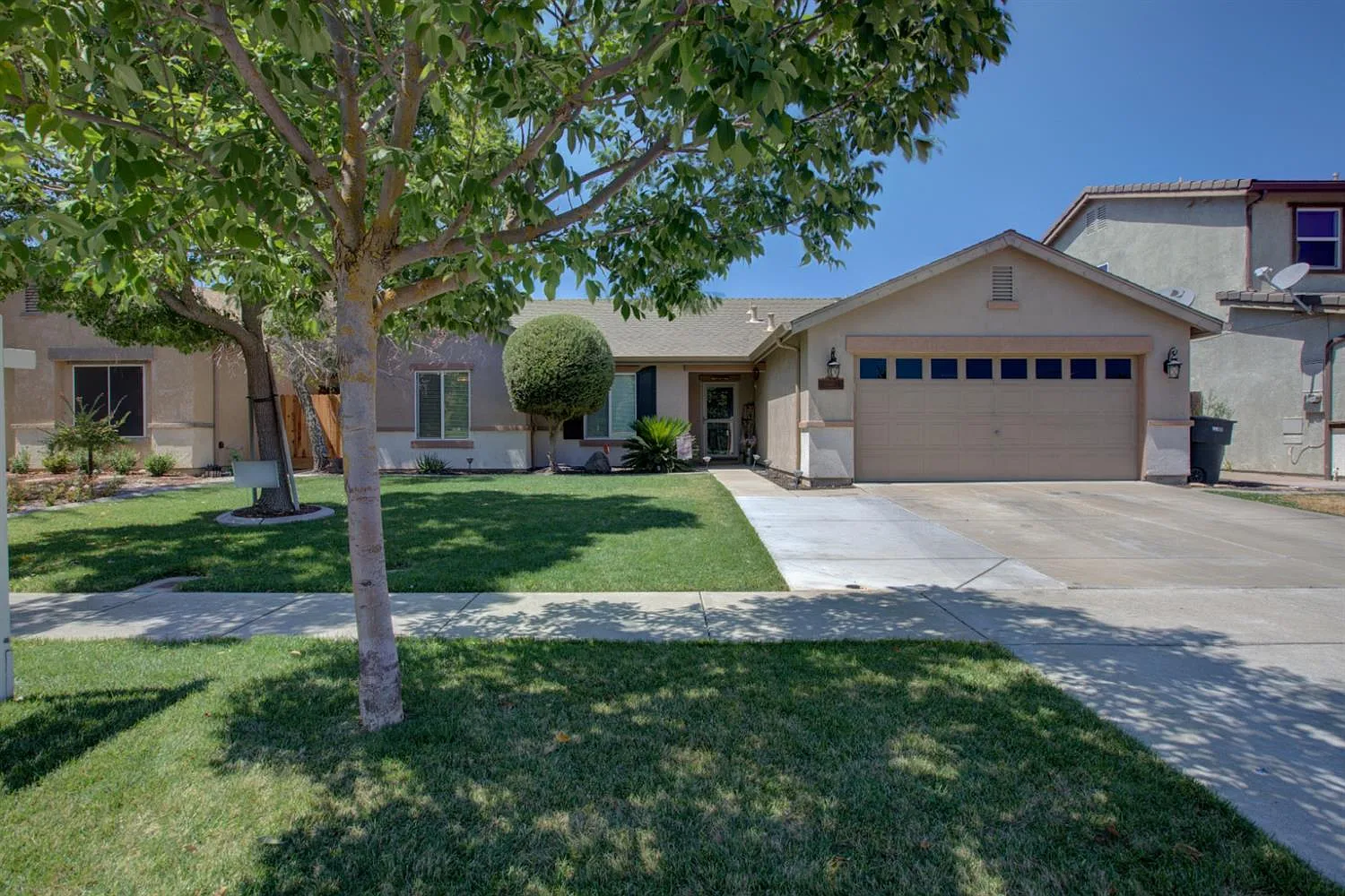 2121 Maid Mariane Ln photo 1