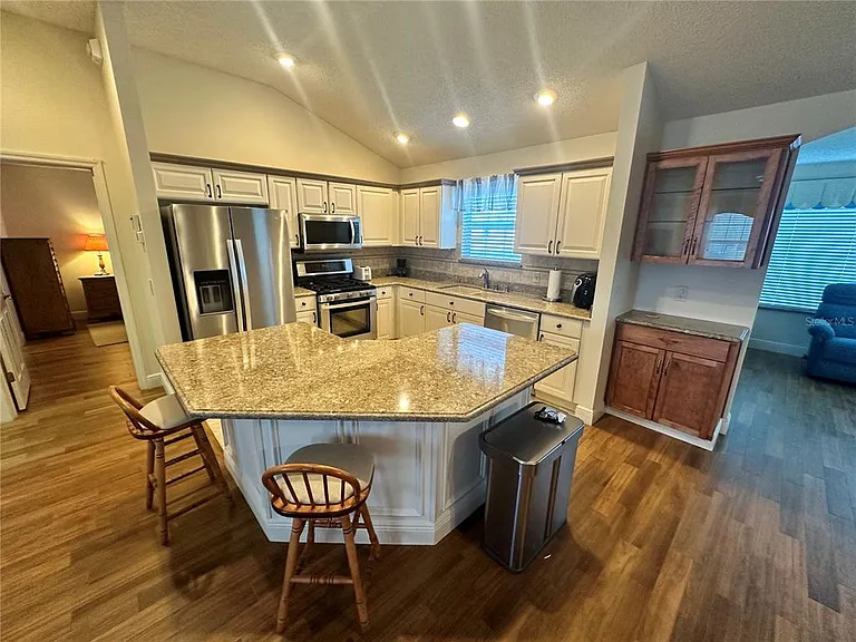 1515 Baylor Pl — Photo 4