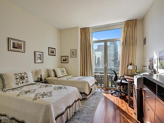 4th image of 400 E 51st St APT 18B