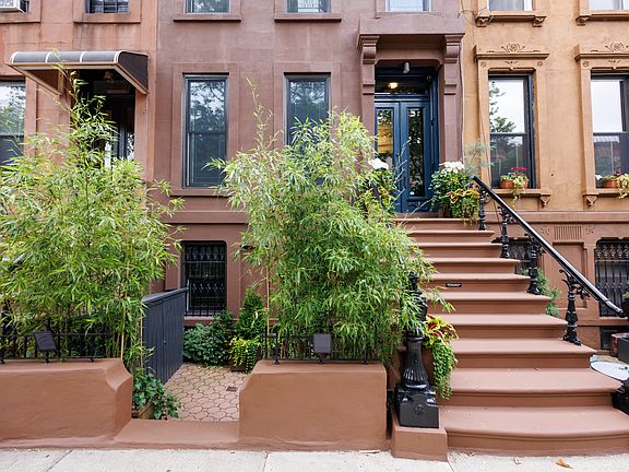 2nd image of 258 Stuyvesant Ave