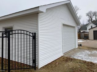 623 Knight Ave N, Thief River Falls, MN 56701